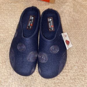 Halflinger wool clogs